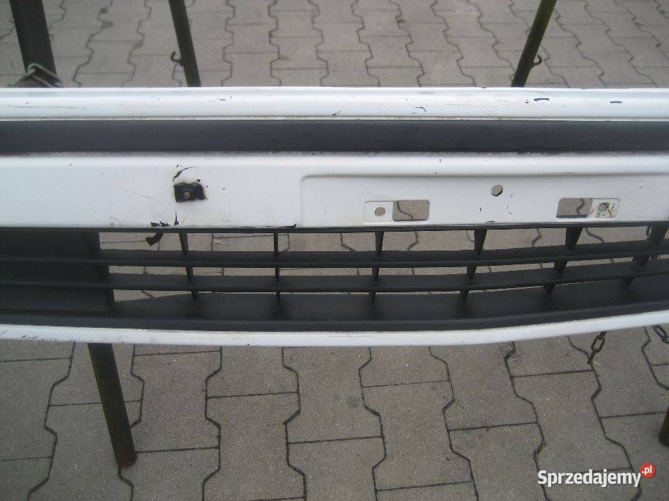 nissan bluebird blubird kombi 8389r zderzak Części samochodowe Rakoniewice