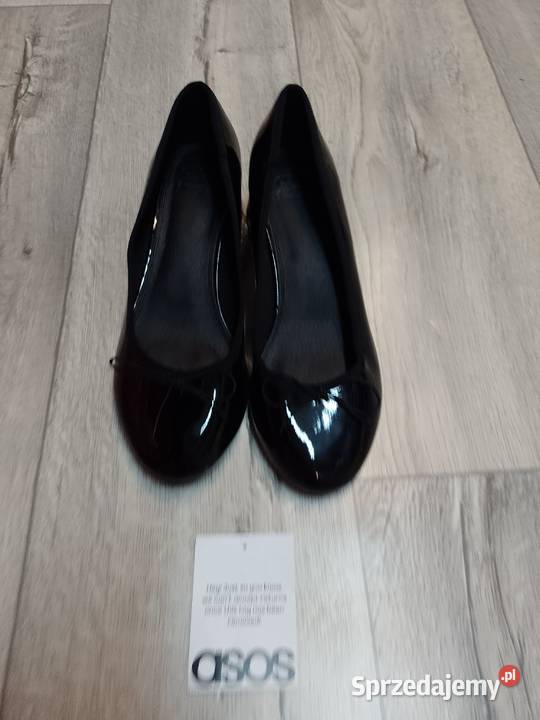 40 ASOS Design Czarne czółenka z Londynu na Kraków