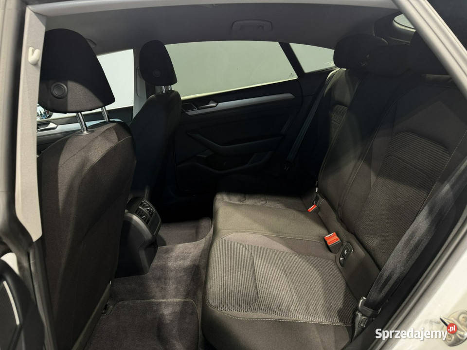 Volkswagen Arteon Essence 15TSI 150 DSG 2018 r Myślenice sprzedam