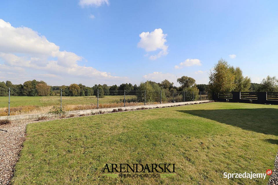 dom w malowniczej okolicy wolnostojący