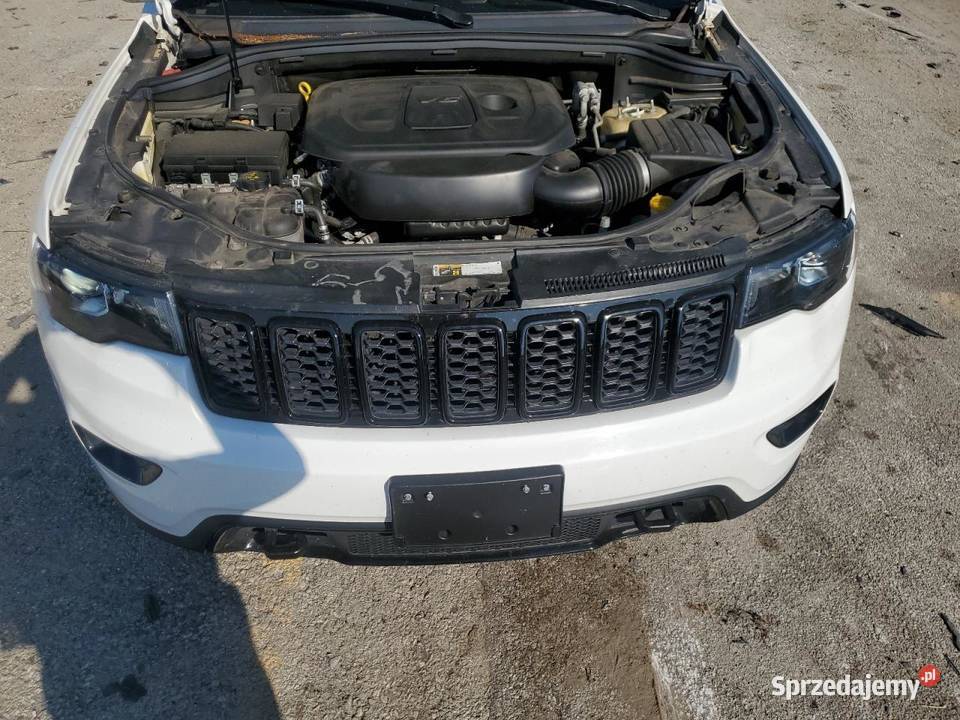 2020 JEEP GRAND CHEROKEE LAREDO benzyna