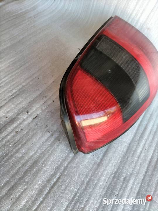 LAMPA TYŁ LEWA KOMBI OPEL VECTRA B Kamień-Kolonia sprzedam