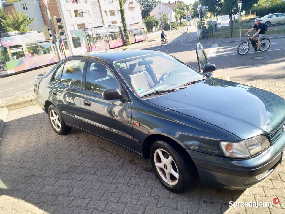 Toyota carina e 9297 drzwi błotniki sedan Tarnów
