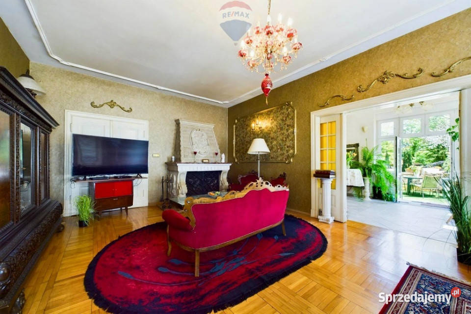 Na sprzedaż stylowa willa z dużą działką