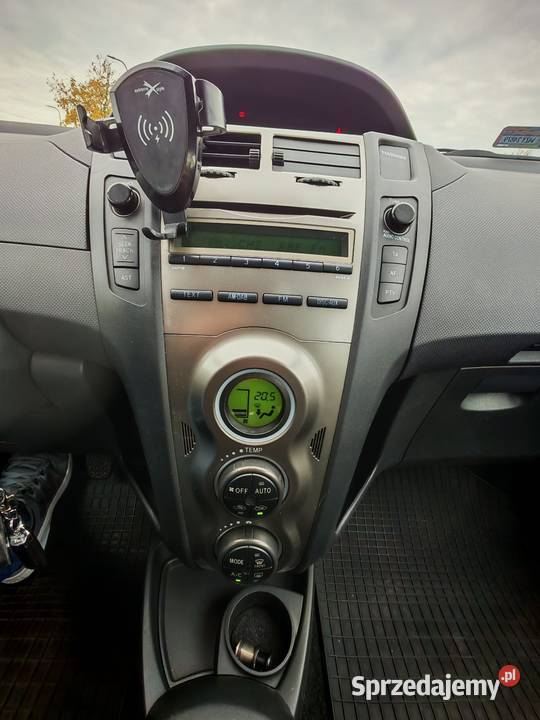 Toyota Yaris 133 vvti 100 nieuszkodzony sprzedam