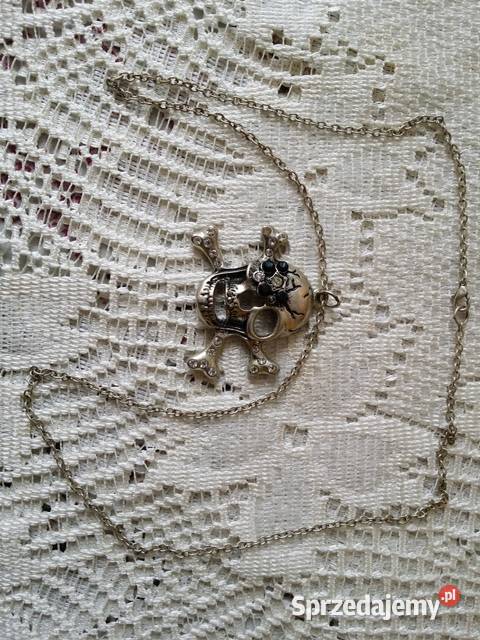 Stary wisior z łańcuszkiem czaszka