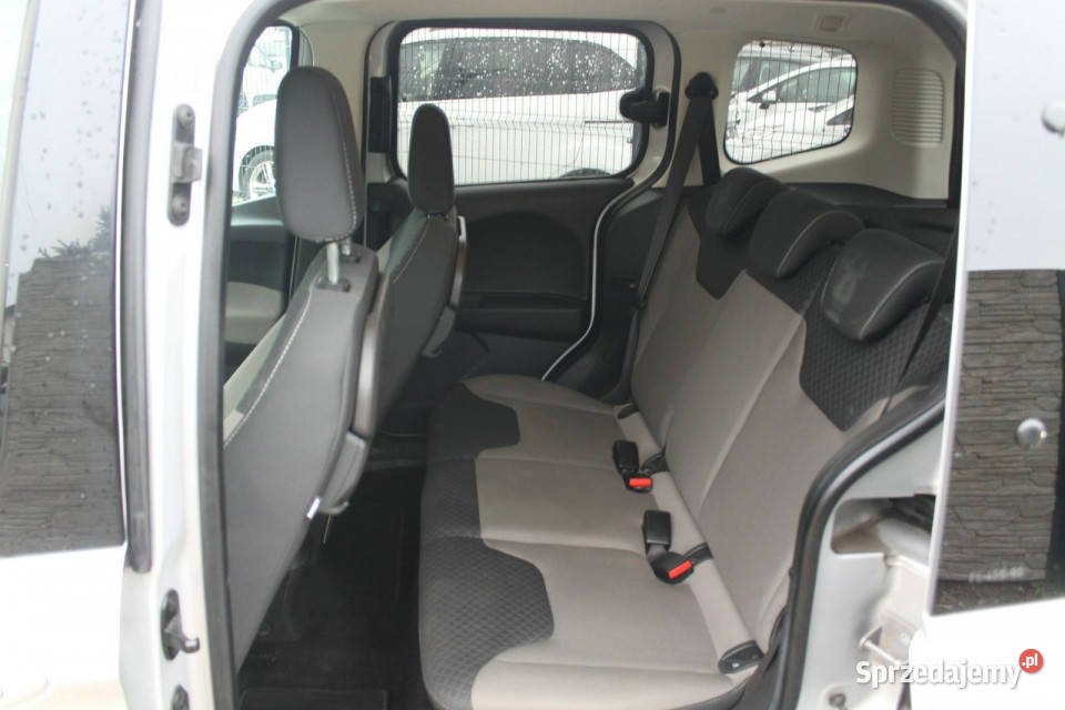 Ford Tourneo Courier Inna