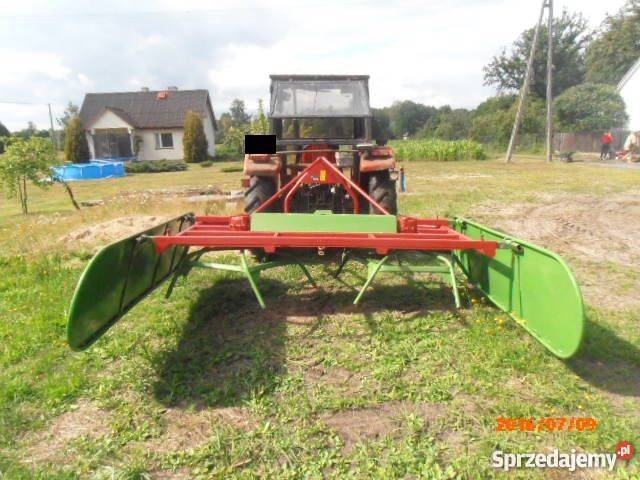 Równarka do pryzm z sianokiszonki