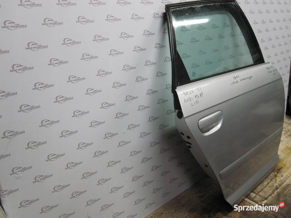 AUDI A3 8PA LIFT 09r drzwi prawe tył