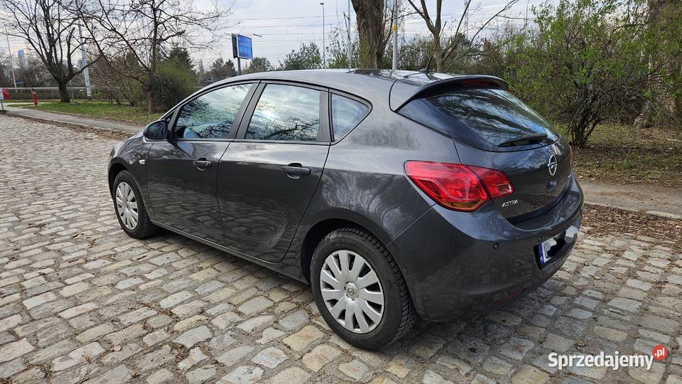 Opel Astra 2012r 14 benzyna zadbany serwisowany Wrocław