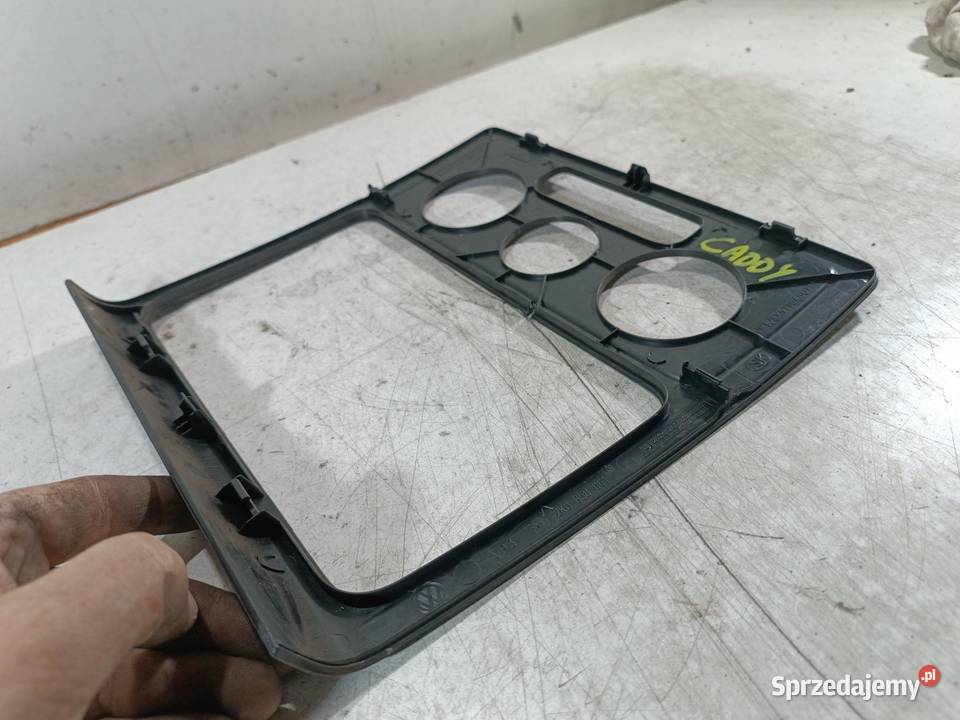 RAMKA RADIA VW CADDY 2K 19 TDI 2K0858061 osobowe Osłony i zaślepki wielkopolskie