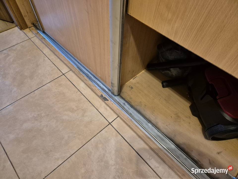 Zlecę naprawę drzwi szafy Warszawa sprzedam
