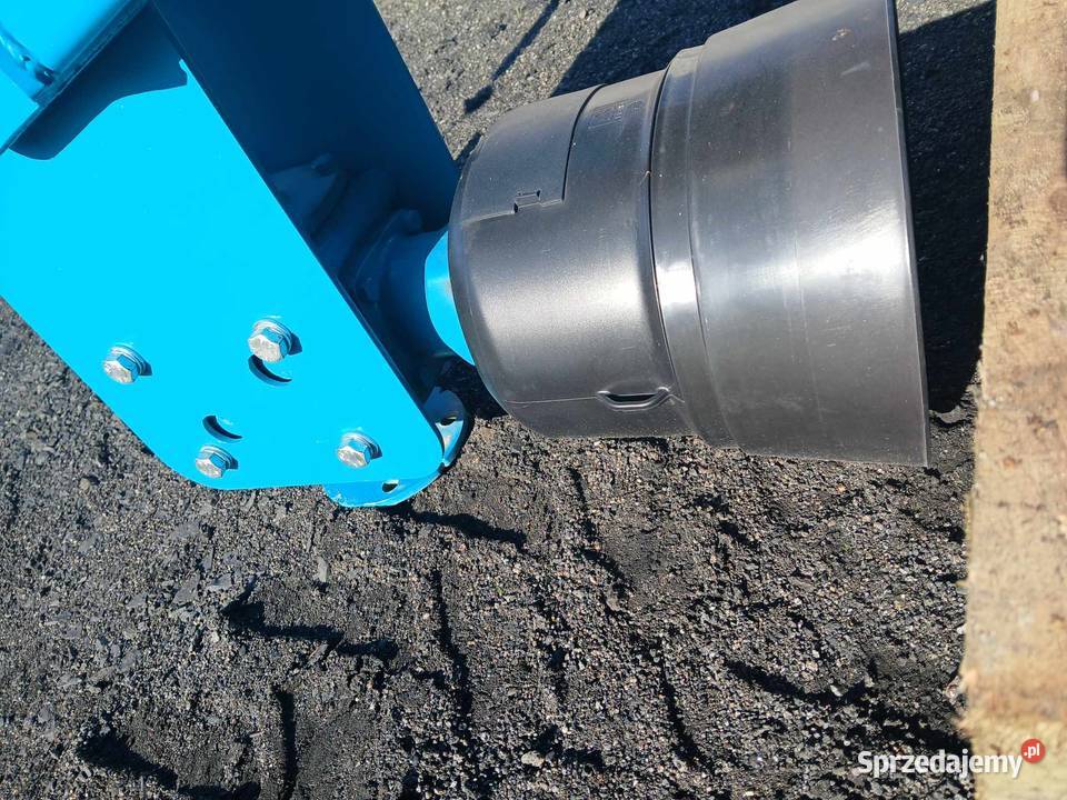 Świder ziemny z posuwem hydraulicznym sprzedam