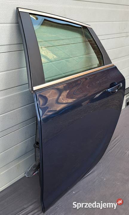 Drzwi prawy tył Opel Astra J IV hatchback Z22A osobowe Mielęcin