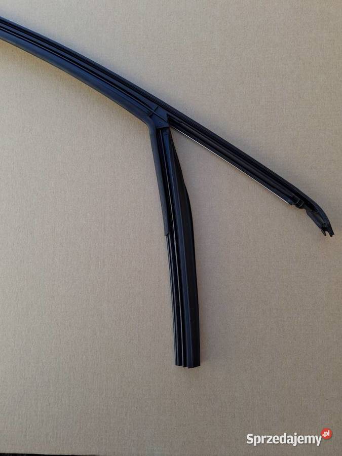 RENAULT MEGANE ETECH USZCZELKA SZYBY LISTWA LEWY osobowe Bieleń