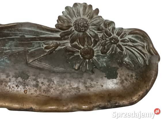 Stara mosiężna tacka z motywem kwiatowym Antyki podkarpackie Rzeszów