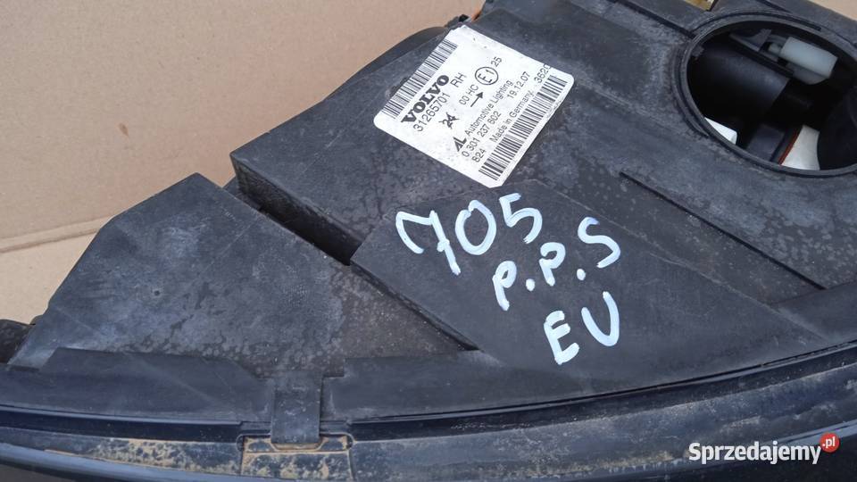 VOLVO S40 V50 II FL LAMPA PRZÓD PRAWA EU Lampy przednie Zbierkowo sprzedam
