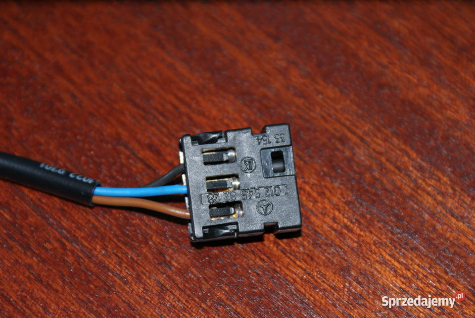 Nowy mikroprzełącznik zamka bagażnika Mercedes Wyposażenie elektryczne Wyposażenie elektryczne Ostrów Wielkopolski