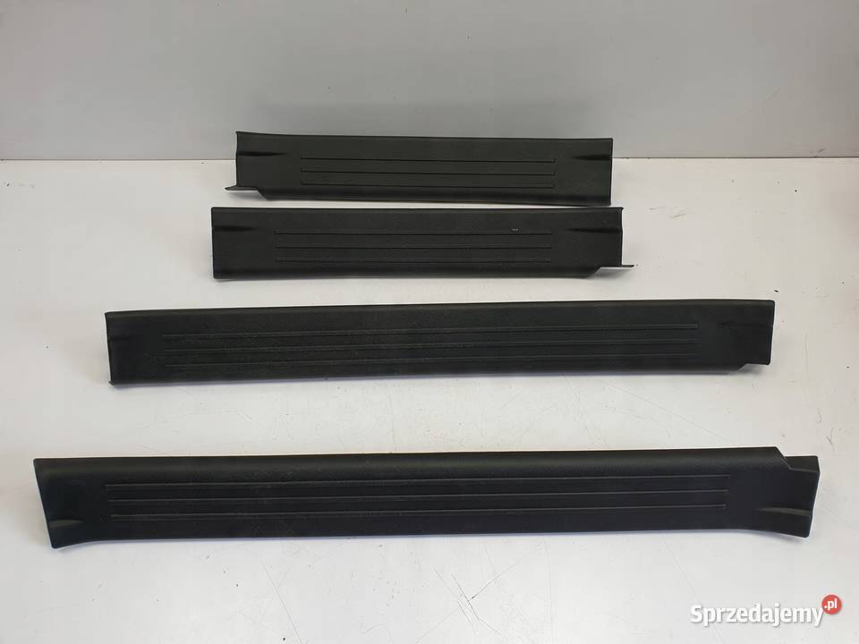 SsangYong Korando III LISTWY PROGOWE komplet Janów sprzedam