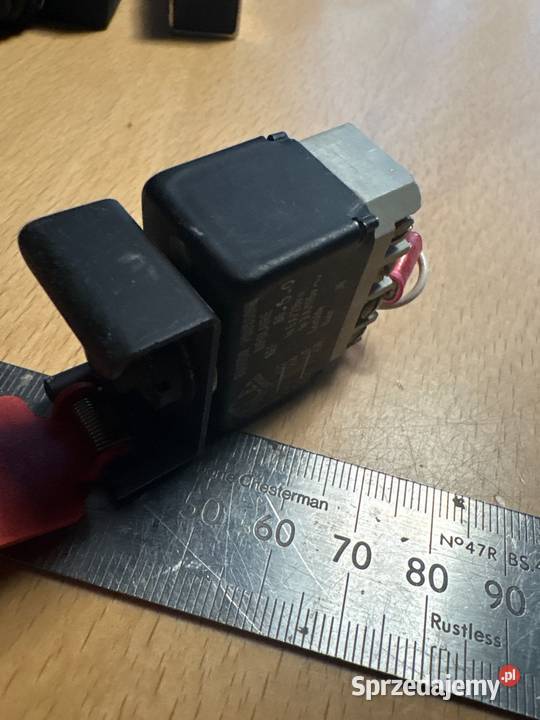 Włącznik ECE bezpieczeństwa Airbus 320 Bouton Poznań