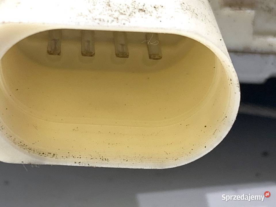 ZAMEK DRZWI LEWY TYŁ AUDI A6 C6 Hatchback