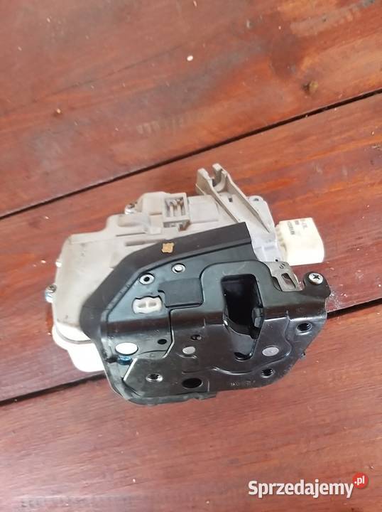 Zamek drzwi przód lewy 8e1837015aa Audi