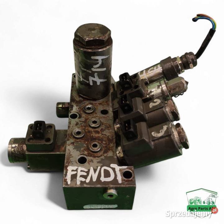 Blok zaworów G718100600011 Fendt 820 Vario Hydraulika Ciechanowiec sprzedam
