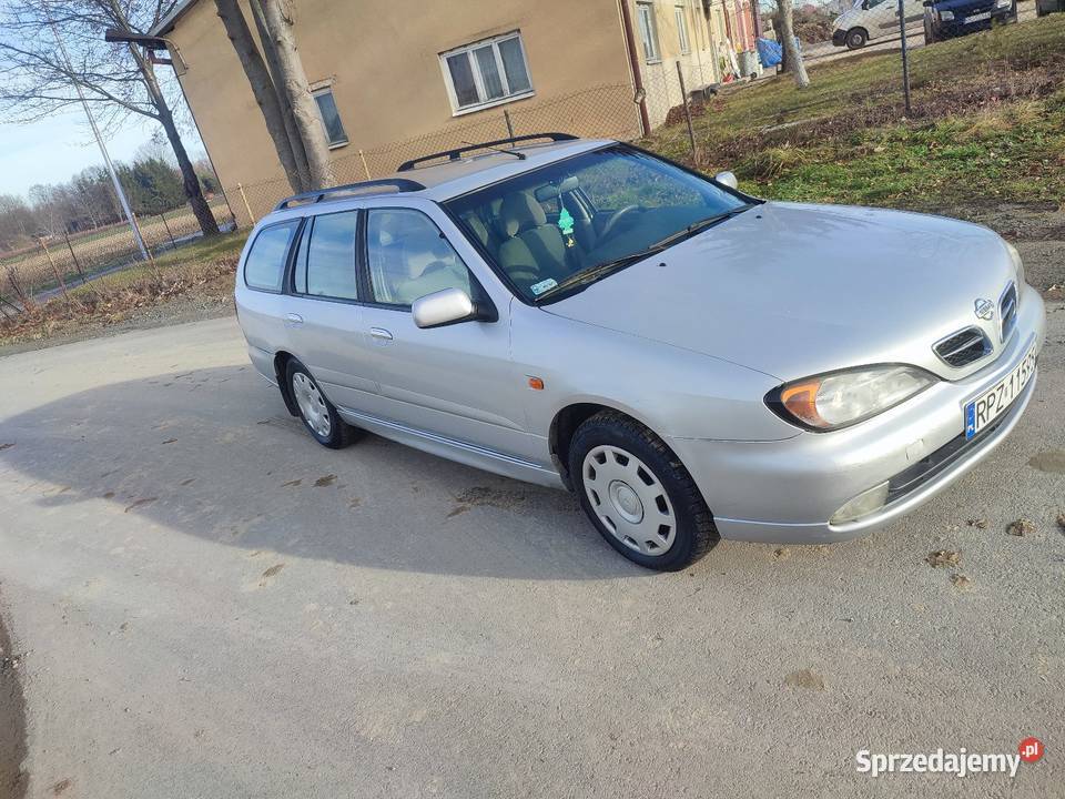 Nissan Primera w gazie Babice