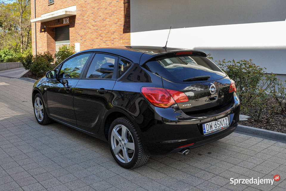 Opel Astra J 14T 121 Bezwypadkowa Wrocław