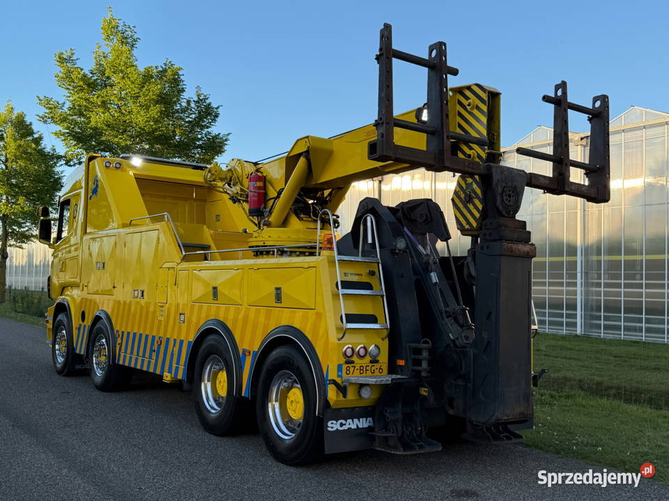Holownik 8x4 Scania R560 pomoc drogowa Warszawa
