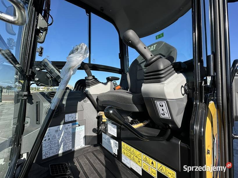 FABRYCZNIE NOWA MINIKOPARKA CATERPILLAR 302 CR Koparki Tuliszków