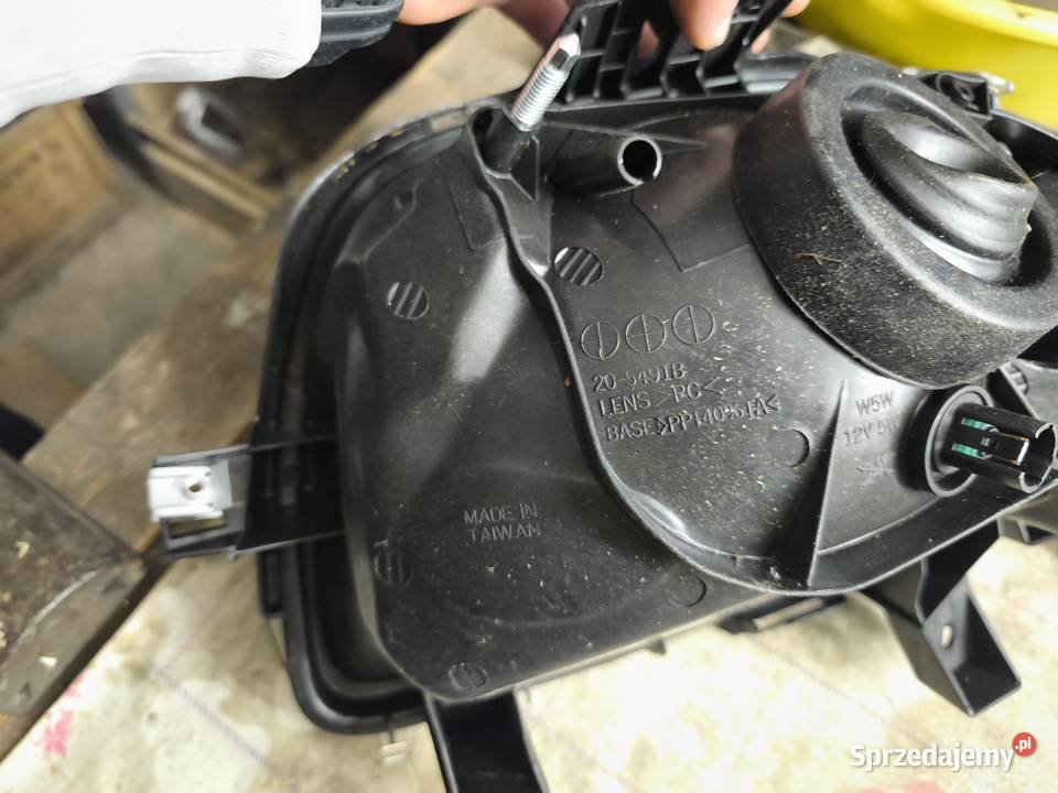 Lampa przód prawa renault Clio 2 pomorskie