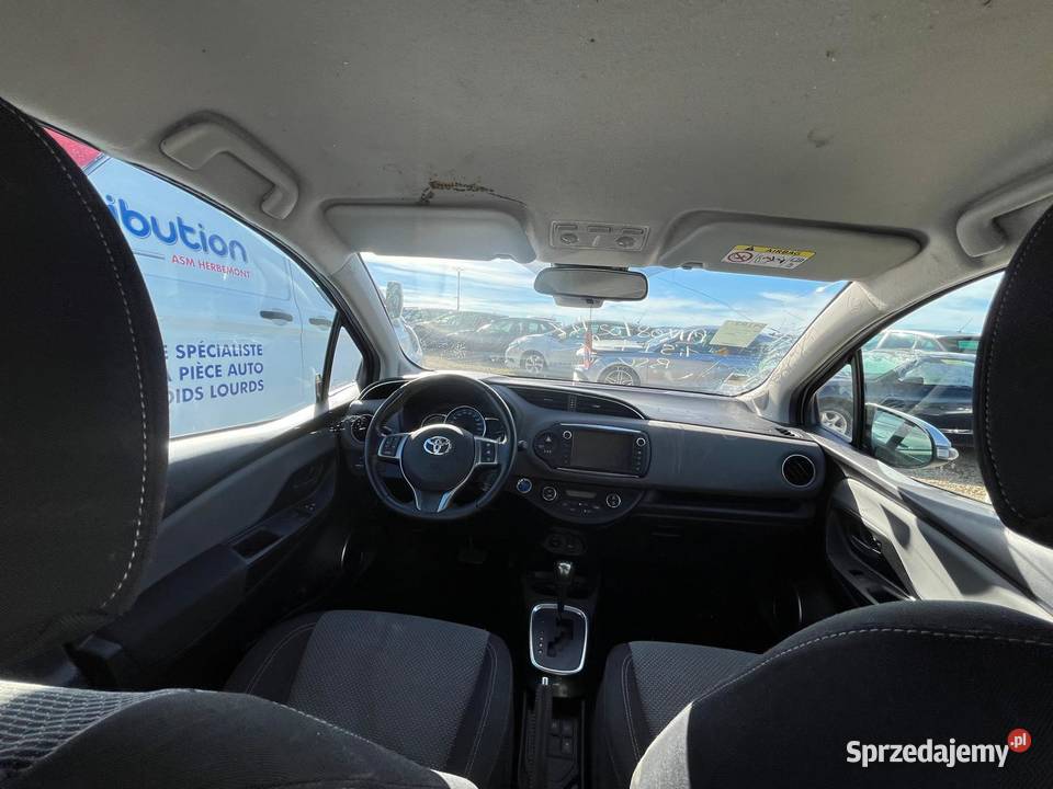 TOYOTA Yaris 15 100H eCVT Business EJ833 świętokrzyskie Kielce sprzedam