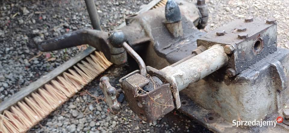 Ursus C 328 obudowa sprzęgła podnośnik Węgrzce