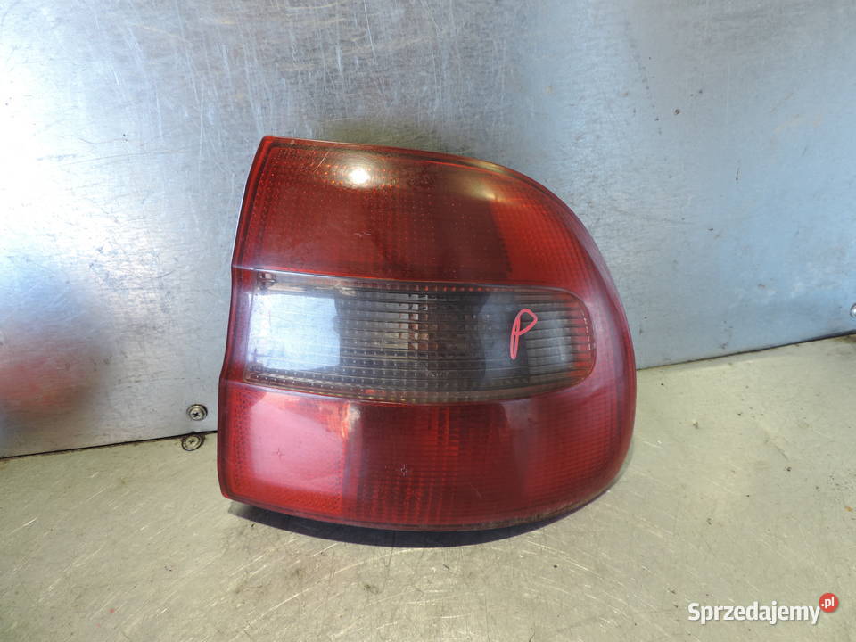 VOLVO V40 I LAMPA PRAWY TYŁ Lampy tylne Nowy Sącz