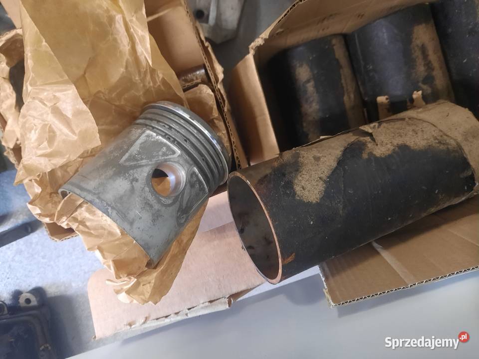 Komplet tloki tuleje pierścienie warszawa fso Brusy