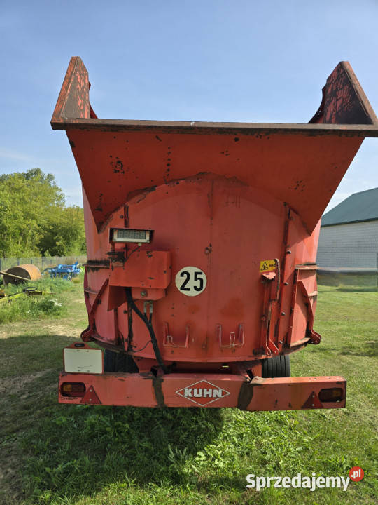 Wóz paszowy KUHN Euromix I EUV270 2270 22 m3 16 podlaskie Baliki