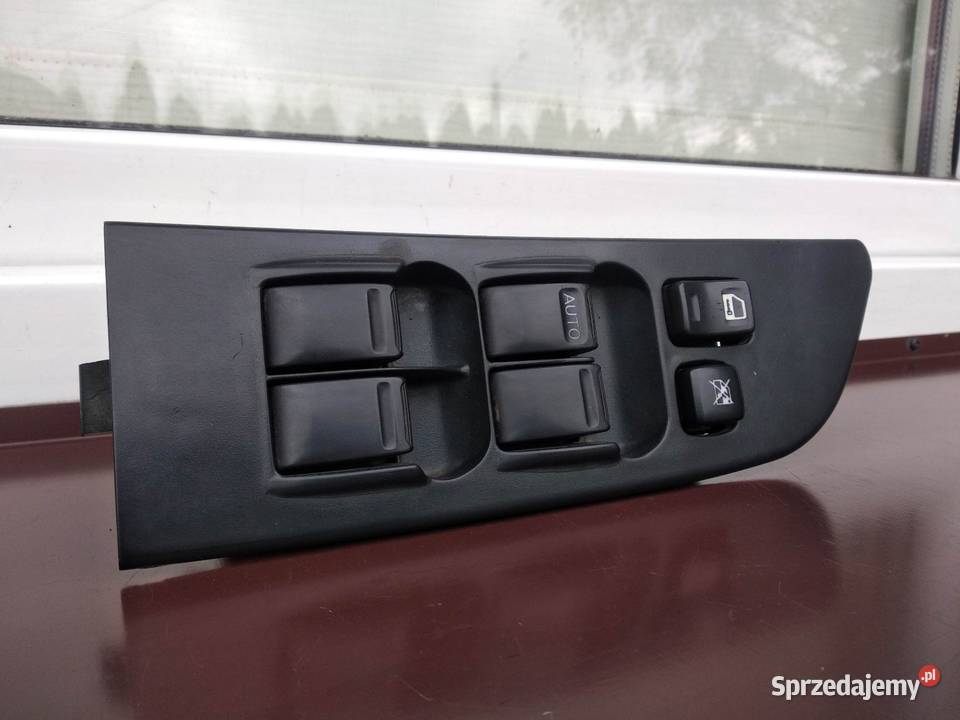 Nissan Terrano II 2 LIFT FL R20 panel sterowania Sieradz