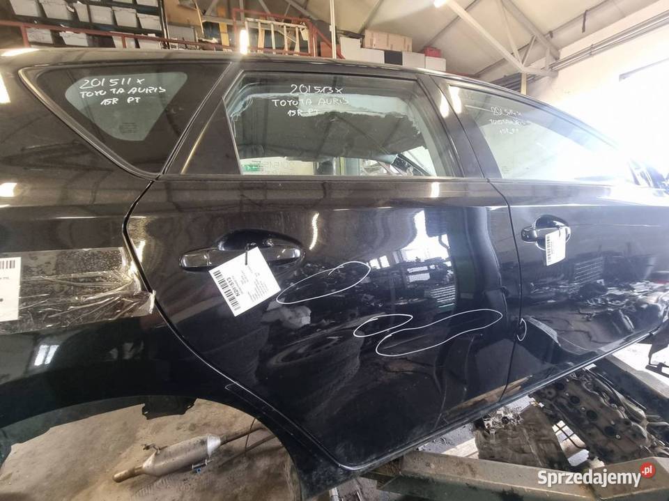 DRZWI PRAWE TYŁ TOYOTA AURIS II LIFT 209