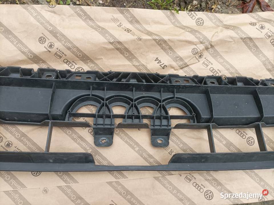 Audi A4 B9 FL wzmocnienie atrapy Atrapy Łódź