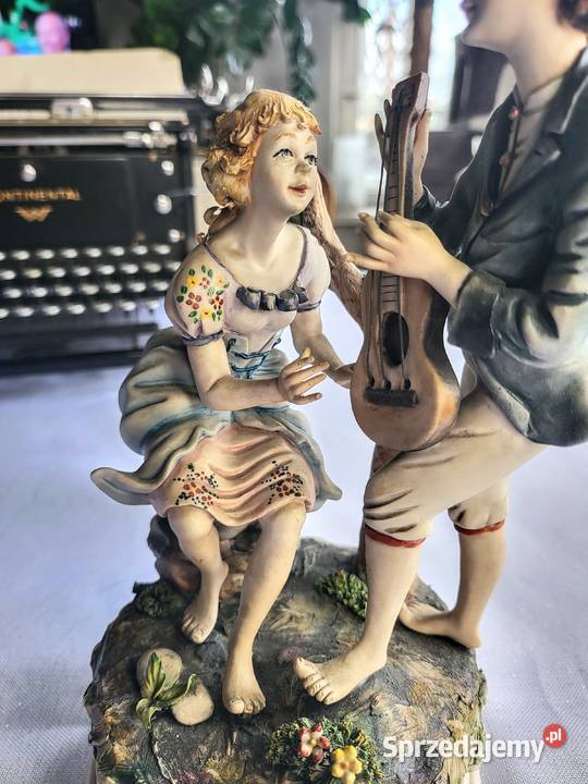 Piękna Porcelanowa figurka Kalisz