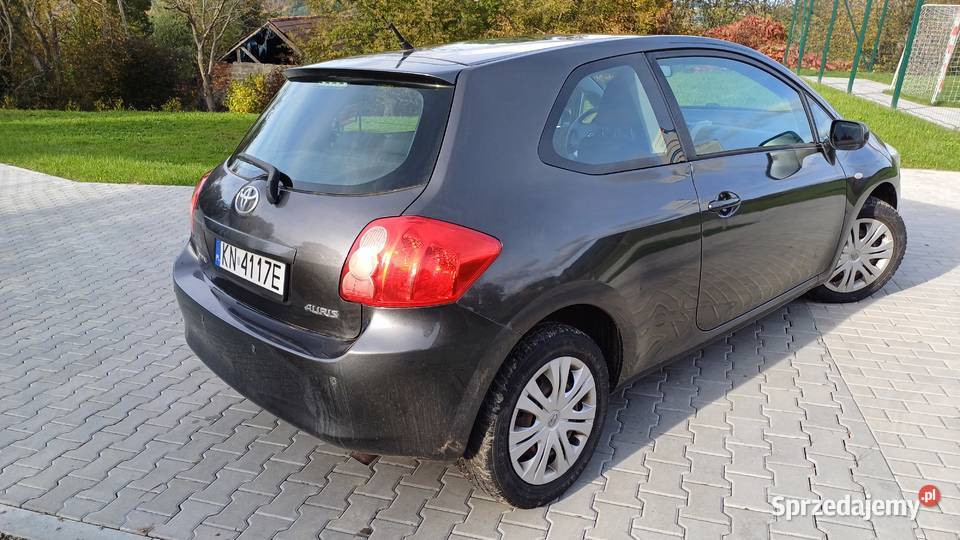 Toyota Auris 16 16 V benzyna Auris Nowy Sącz