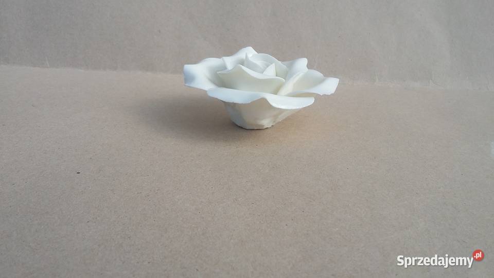 Ceramiczna RÓŻA KWIAT z możliwością przykręcenia sprzedam