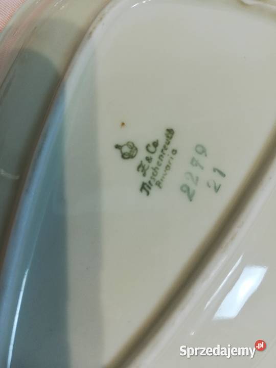 Paterka ze sceną sygnowana porcelana ecru małopolskie Gorlice