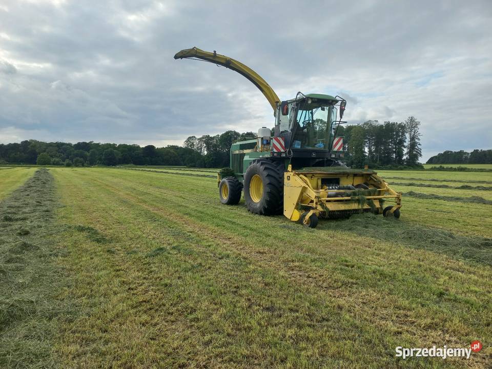 Sieczkarnia john deere 6810 nieuszkodzony Skoroszowice