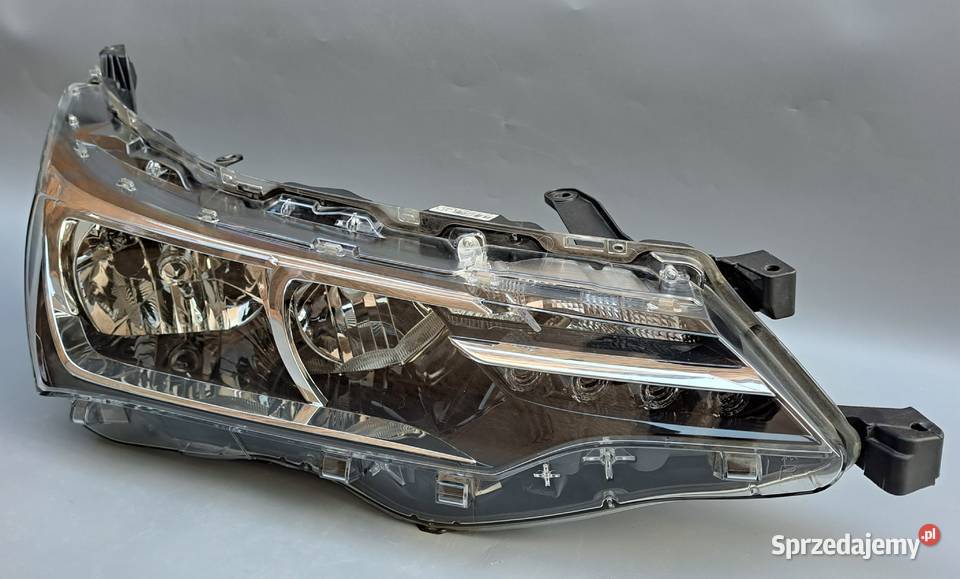 Reflektor Prawy Toyota Corolla E16 E18 Lift Motoryzacja Mielęcin