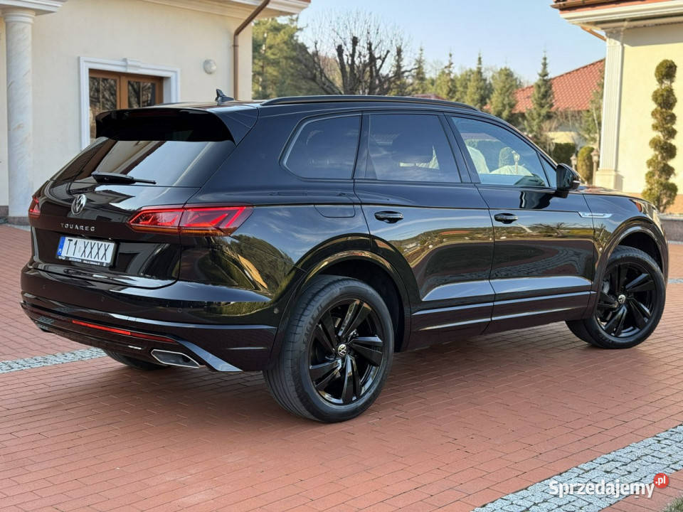 Volkswagen Touareg 30 V6 DSG R LINE Salon Rok produkcji 2021 Widełki