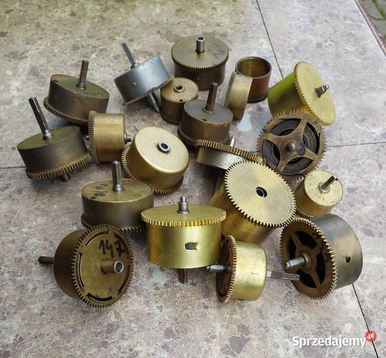Zestaw 20 bębny mechanizmów starych zegarów Tczew