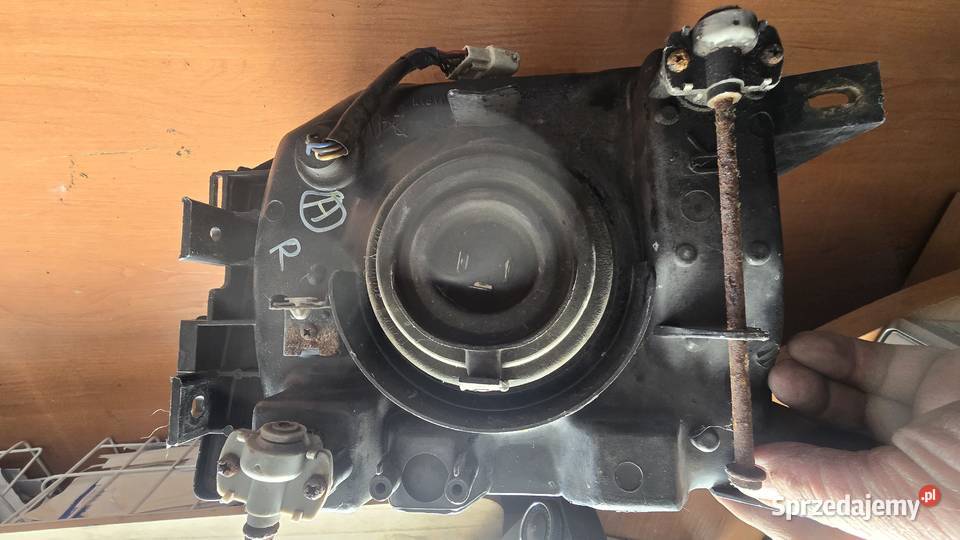 Lampa przód mitshubishi pajero 9799 sprzedam