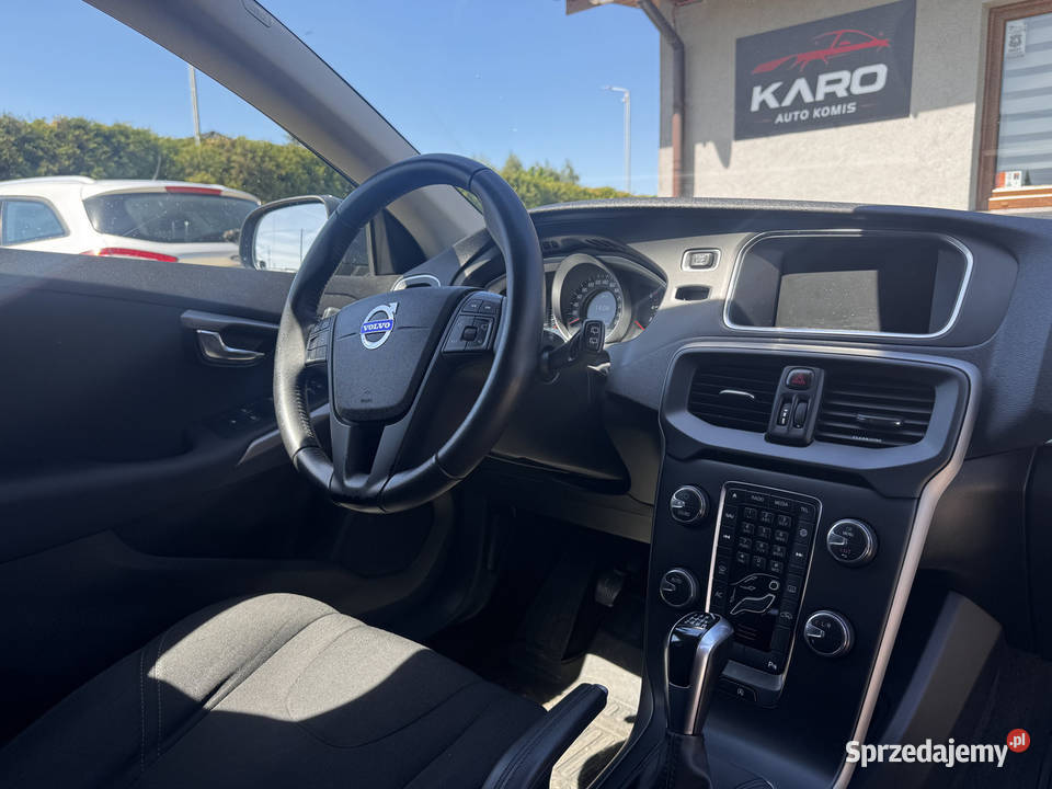 Volvo V40 2018r GWARANCJA MP3 Paniówki sprzedam